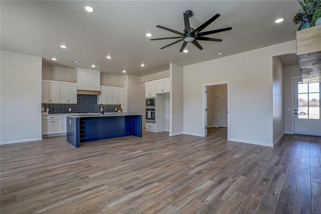 140 Meadowlark Lane, Blanchard, OK 73010