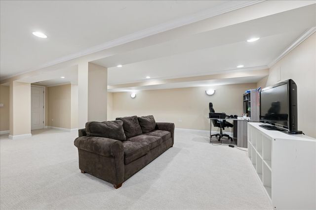 718 Lawler Avenue, Wilmette, IL 60091