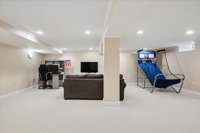 718 Lawler Avenue, Wilmette, IL 60091