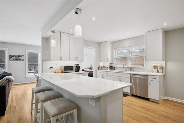 718 Lawler Avenue, Wilmette, IL 60091