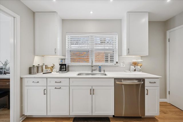 718 Lawler Avenue, Wilmette, IL 60091