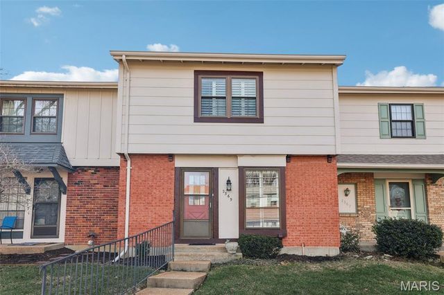 2369 Hidden Meadow Lane, Ballwin, MO 63021