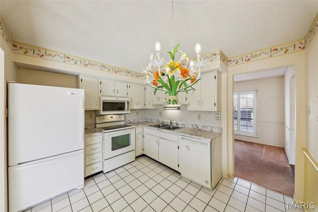 2369 Hidden Meadow Lane, Ballwin, MO 63021