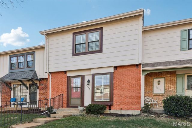 2369 Hidden Meadow Lane, Ballwin, MO 63021