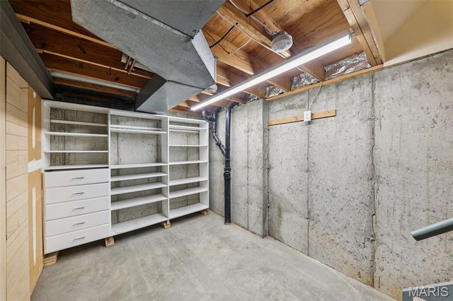 2369 Hidden Meadow Lane, Ballwin, MO 63021