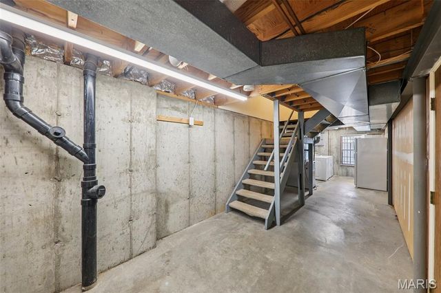 2369 Hidden Meadow Lane, Ballwin, MO 63021