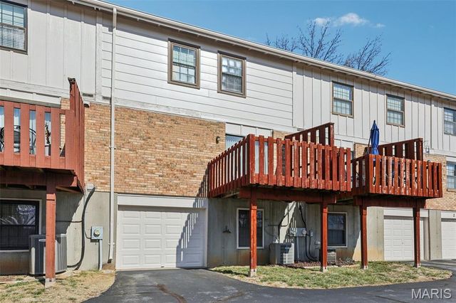 2369 Hidden Meadow Lane, Ballwin, MO 63021