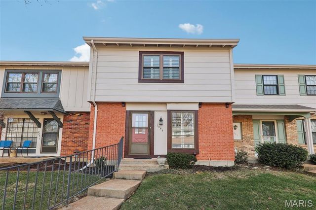 2369 Hidden Meadow Lane, Ballwin, MO 63021