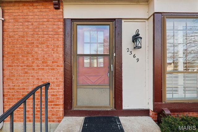 2369 Hidden Meadow Lane, Ballwin, MO 63021