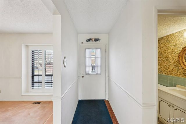 2369 Hidden Meadow Lane, Ballwin, MO 63021