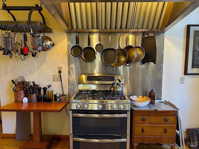 10360 Gary Ln, Mendocino, CA 95460