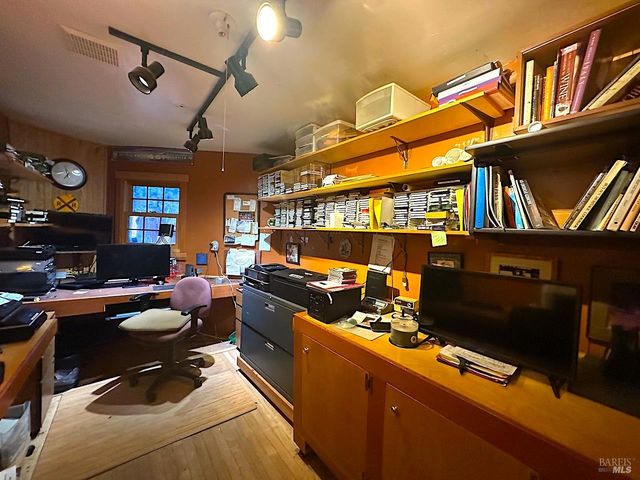 10360 Gary Ln, Mendocino, CA 95460