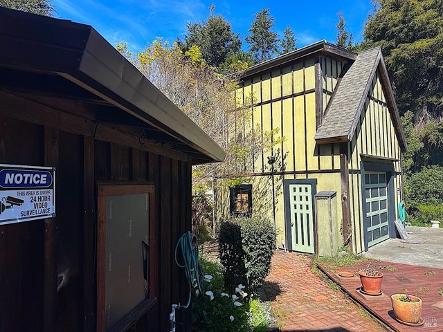 10360 Gary Ln, Mendocino, CA 95460