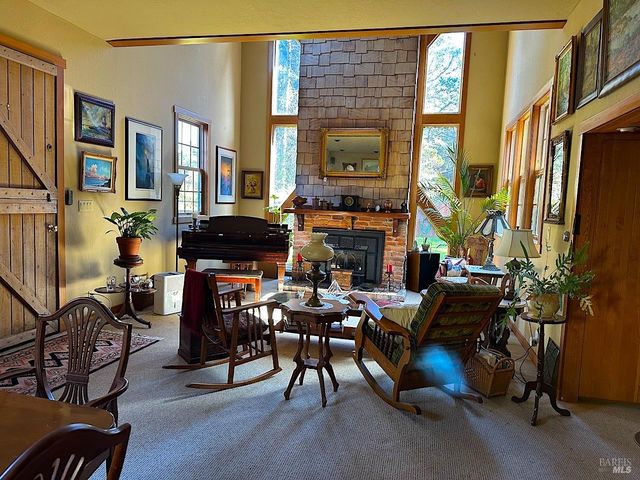 10360 Gary Ln, Mendocino, CA 95460