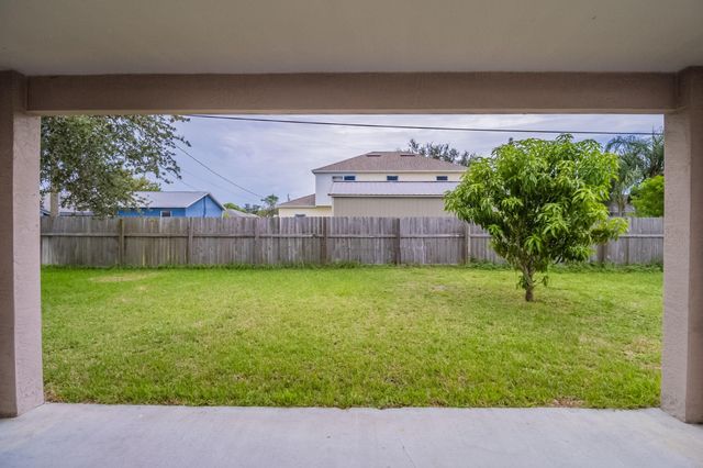 1649 SW Morelia Ln, Port St Lucie, FL 34953