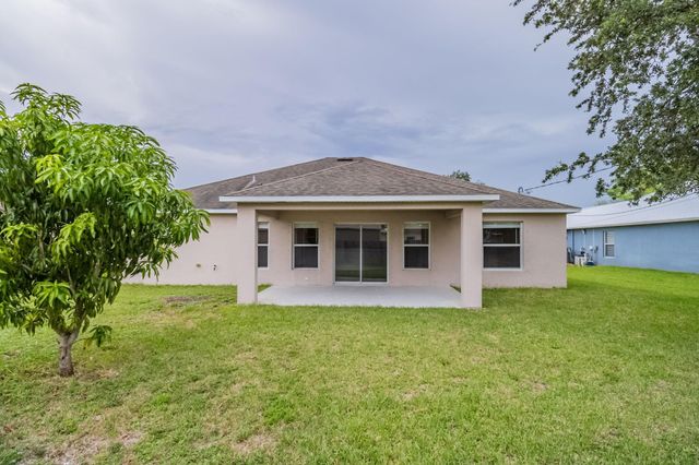 1649 SW Morelia Ln, Port St Lucie, FL 34953