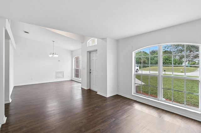 1649 SW Morelia Ln, Port St Lucie, FL 34953