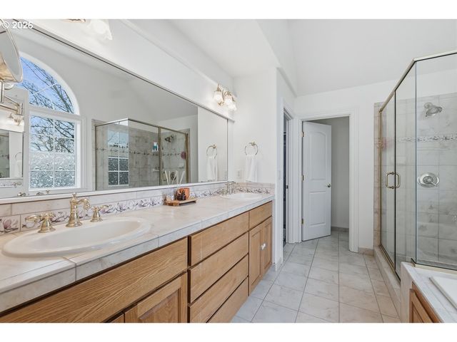 1402 BEGONIA Ave, Forest Grove, OR 97116