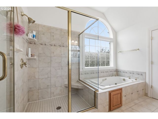 1402 BEGONIA Ave, Forest Grove, OR 97116