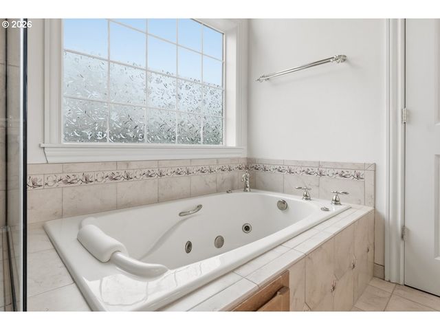 1402 BEGONIA Ave, Forest Grove, OR 97116