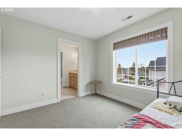 1402 BEGONIA Ave, Forest Grove, OR 97116