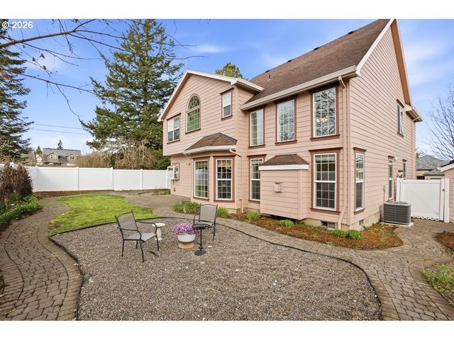 1402 BEGONIA Ave, Forest Grove, OR 97116