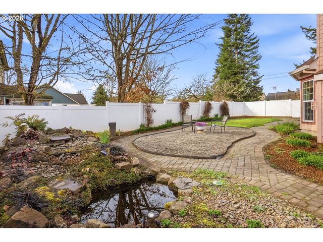1402 BEGONIA Ave, Forest Grove, OR 97116