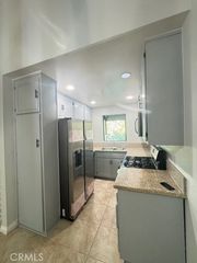 18145 American Beauty 108, Canyon Country, CA 91387