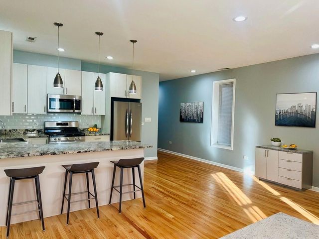 1750 W Cermak Road 2, Chicago, IL 60608