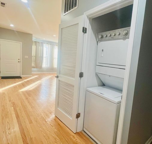 1750 W Cermak Road 2, Chicago, IL 60608