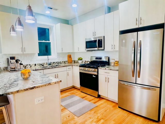 1750 W Cermak Road 2, Chicago, IL 60608