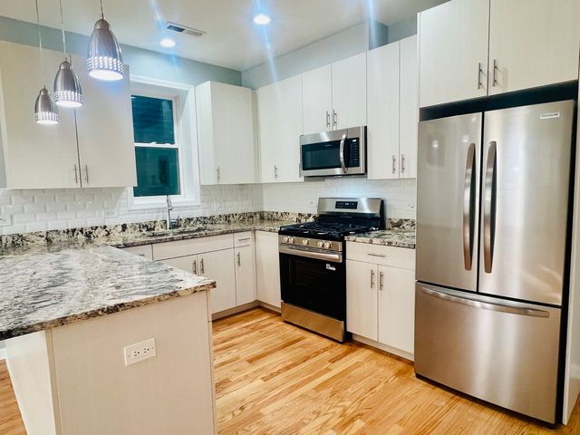1750 W Cermak Road 2, Chicago, IL 60608