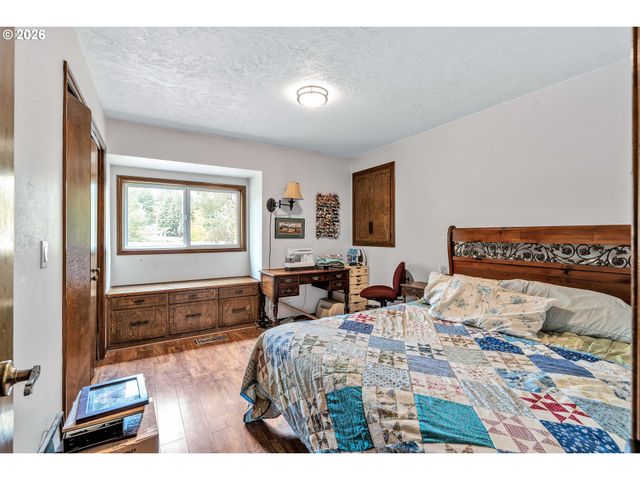 1910 Se CREIGHTON Ave, Milwaukie, OR 97267