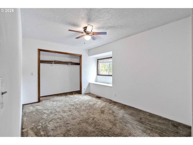 1910 Se CREIGHTON Ave, Milwaukie, OR 97267