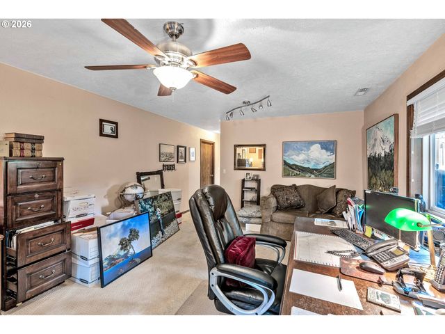 1910 Se CREIGHTON Ave, Milwaukie, OR 97267