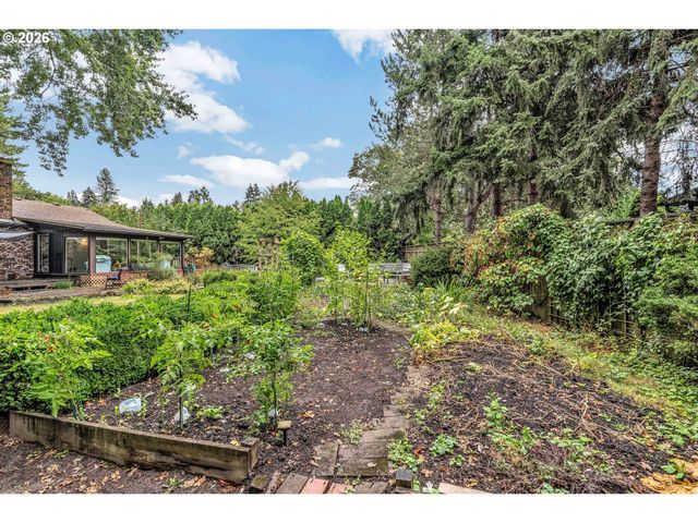 1910 Se CREIGHTON Ave, Milwaukie, OR 97267