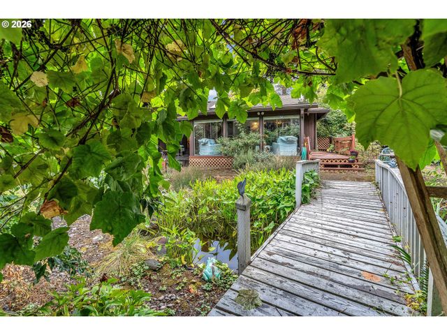 1910 Se CREIGHTON Ave, Milwaukie, OR 97267
