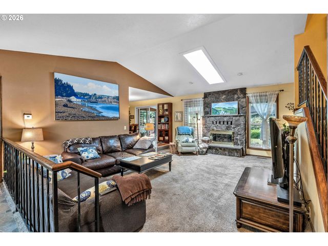 1910 Se CREIGHTON Ave, Milwaukie, OR 97267