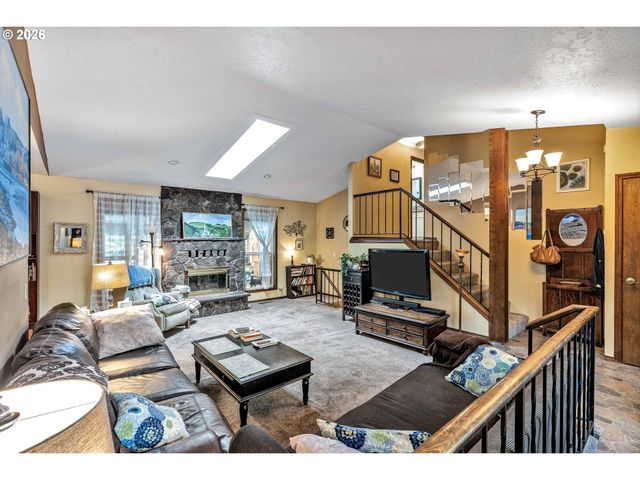 1910 Se CREIGHTON Ave, Milwaukie, OR 97267