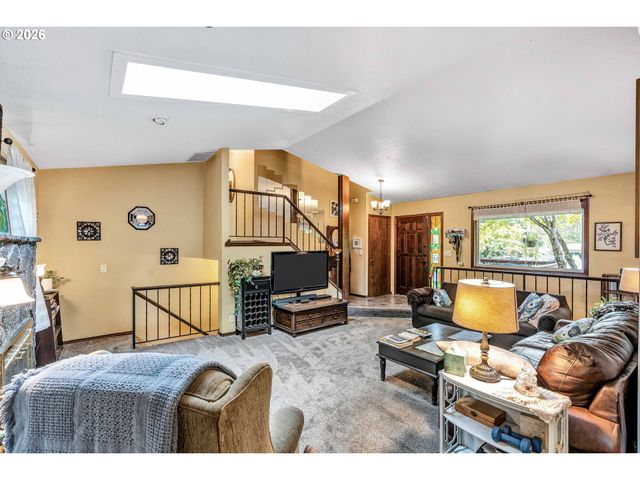 1910 Se CREIGHTON Ave, Milwaukie, OR 97267