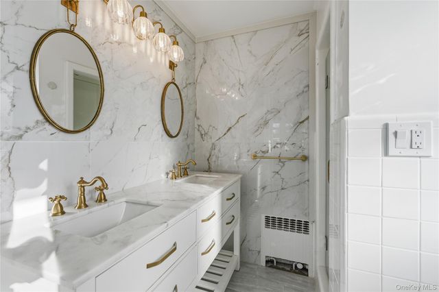 467 Hempstead Avenue, Rockville Centre, NY 11570