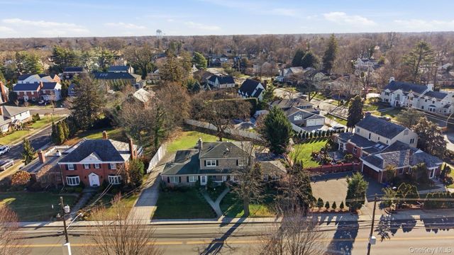 467 Hempstead Avenue, Rockville Centre, NY 11570