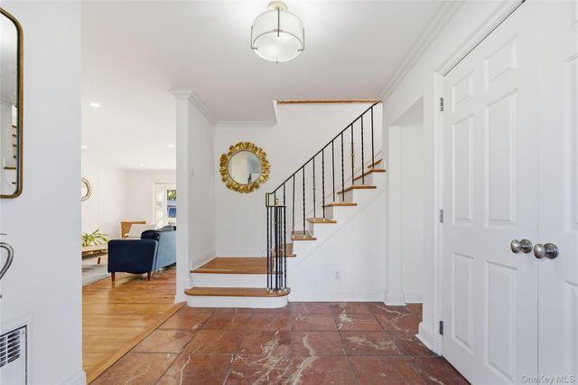 467 Hempstead Avenue, Rockville Centre, NY 11570