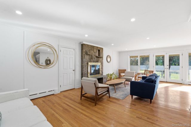 467 Hempstead Avenue, Rockville Centre, NY 11570