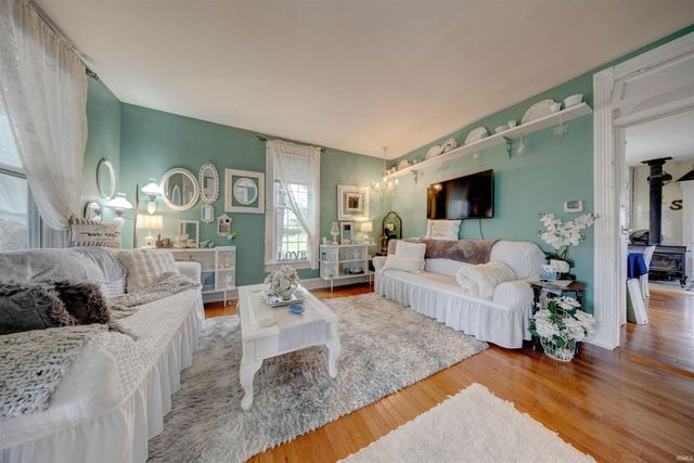 8229 S 950 W, Owensville, IN 47665