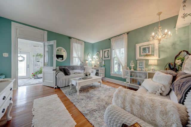 8229 S 950 W, Owensville, IN 47665