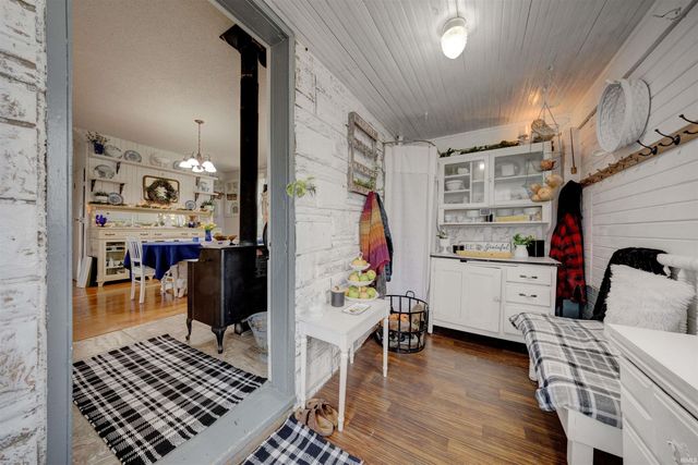 8229 S 950 W, Owensville, IN 47665