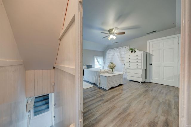 8229 S 950 W, Owensville, IN 47665