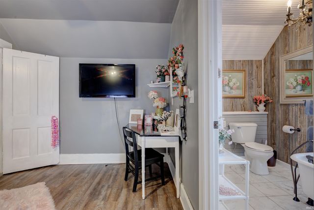 8229 S 950 W, Owensville, IN 47665