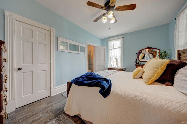 8229 S 950 W, Owensville, IN 47665